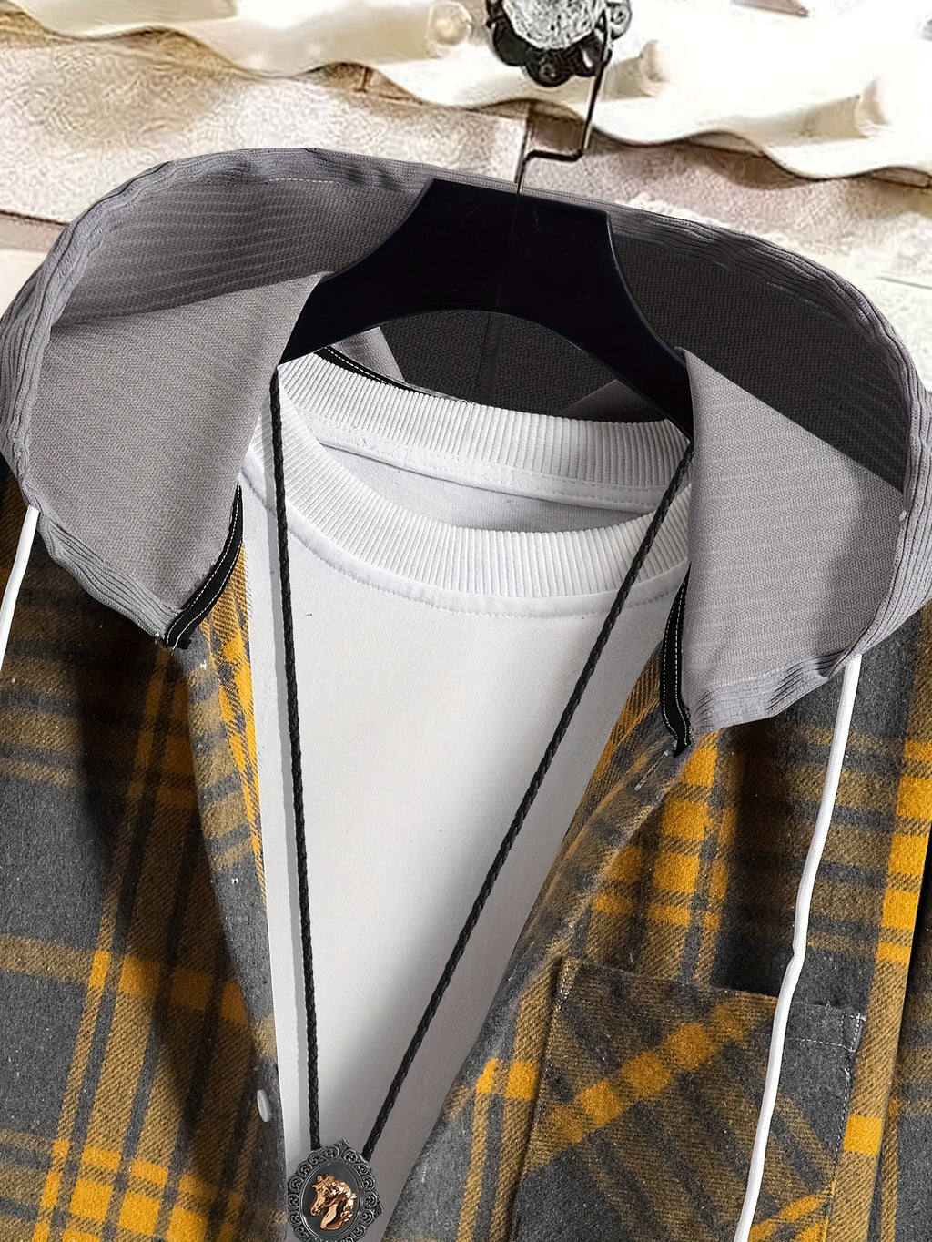 Men's Plaid Shirt Jacket with Hood - Black/White/Gray Tartan Pattern, Collar & Chest Pocket - Winter Warm Coat, Button-Front Blazer for Casual & Smart-Casual Wear (Non-Stretch Woven Fabric)